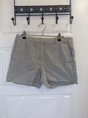 J.Crew Striped Shorts Black White Seersucker Cotton Size 6 Casual Summer